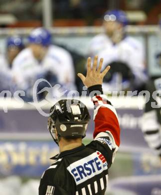 EBEL. Eishockey Bundesliga. EC KAC gegen KHL Medvescak Zagreb. Schiedsrichter. Klagenfurt, am 3.3.2011.
Foto: Kuess 

---
pressefotos, pressefotografie, kuess, qs, qspictures, sport, bild, bilder, bilddatenbank