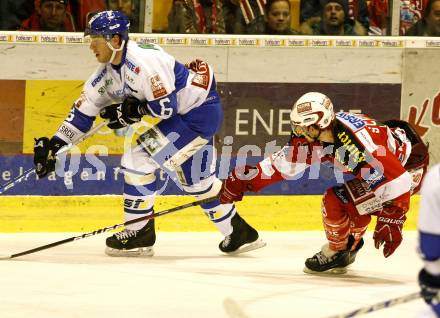 EBEL. Eishockey Bundesliga. EC KAC gegen KHL Medvescak Zagreb. Tyler Scofield (KAC), SANDROCK Robby (Zagreb). Klagenfurt, am 3.3.2011.
Foto: Kuess 

---
pressefotos, pressefotografie, kuess, qs, qspictures, sport, bild, bilder, bilddatenbank