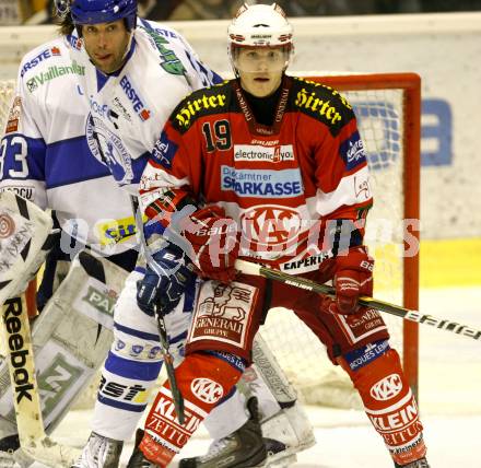 EBEL. Eishockey Bundesliga. EC KAC gegen KHL Medvescak Zagreb. Stephan Geier (KAC), KRISTAN Robert (Zagreb). Klagenfurt, am 3.3.2011.
Foto: Kuess 

---
pressefotos, pressefotografie, kuess, qs, qspictures, sport, bild, bilder, bilddatenbank