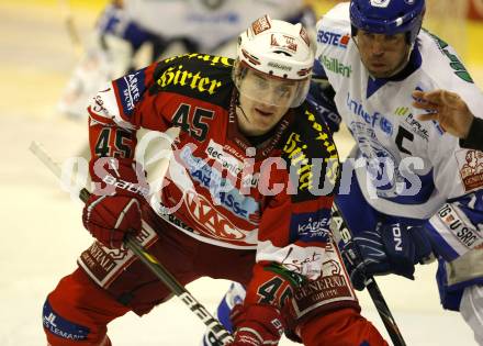 EBEL. Eishockey Bundesliga. EC KAC gegen KHL Medvescak Zagreb. David Schuller (KAC), PRPIC Joel (Zagreb). Klagenfurt, am 3.3.2011.
Foto: Kuess 

---
pressefotos, pressefotografie, kuess, qs, qspictures, sport, bild, bilder, bilddatenbank