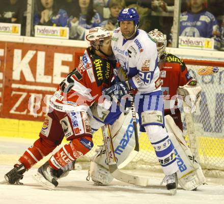 EBEL. Eishockey Bundesliga. EC KAC gegen KHL Medvescak Zagreb. Kirk Furey, (KAC), PRPIC Joel (Zagreb). Klagenfurt, am 3.3.2011.
Foto: Kuess 

---
pressefotos, pressefotografie, kuess, qs, qspictures, sport, bild, bilder, bilddatenbank