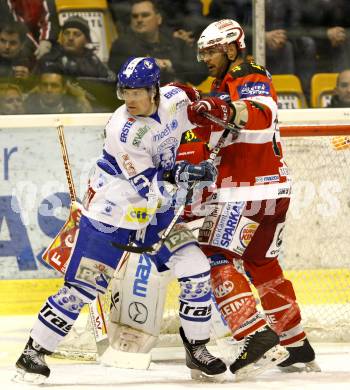 EBEL. Eishockey Bundesliga. EC KAC gegen KHL Medvescak Zagreb. Sean Brown (KAC), FILEWICH Jonathan (Zagreb). Klagenfurt, am 3.3.2011.
Foto: Kuess 

---
pressefotos, pressefotografie, kuess, qs, qspictures, sport, bild, bilder, bilddatenbank