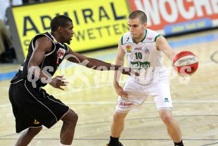 Basketball ABL 2010-11 H2. Woerthersee Piraten gegen WBC Raiffeisen Wels.  Gunther Zajic, (Piraten),  Rasheed Brokenbrough  (Wels). Klagenfurt, 3.3.2011
Foto:  Kuess

---
pressefotos, pressefotografie, kuess, qs, qspictures, sport, bild, bilder, bilddatenbank