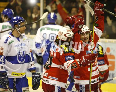 EBEL. Eishockey Bundesliga. EC KAC gegen KHL Medvescak Zagreb. Torjubel Manuel Geier, David Schuller (KAC). Klagenfurt, am 3.3.2011.
Foto: Kuess 

---
pressefotos, pressefotografie, kuess, qs, qspictures, sport, bild, bilder, bilddatenbank