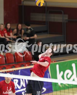 Volleyball AVL. VBL Woerthersee Loewen gegen Hypo Tirol Volleyballteam. Kevin McKniff (Loewen). Klagenfurt, am 5.3.2011.
Foto: Kuess 
---
pressefotos, pressefotografie, kuess, qs, qspictures, sport, bild, bilder, bilddatenbank