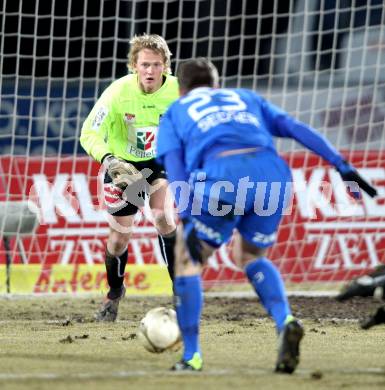 Fussball. Erste Liga. WAC/St. Andrae gegen FC Lustenau. Christian Dobnik, (WAC), Patrick Seeger (Lustenau). Wolfsberg, 4.3.2011.
Foto: Kuess

---
pressefotos, pressefotografie, kuess, qs, qspictures, sport, bild, bilder, bilddatenbank