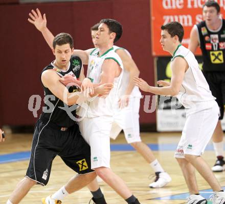 Basketball ABL 2010-11 H2. Woerthersee Piraten gegen WBC Raiffeisen Wels.  Martin Breithuber, Erik Rhinehart (Piraten). Klagenfurt, 3.3.2011
Foto:  Kuess

---
pressefotos, pressefotografie, kuess, qs, qspictures, sport, bild, bilder, bilddatenbank