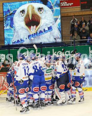 EBEL. Eishockey Bundesliga. EC  VSV gegen EHC LIWEST Linz.  JUbel VSV. Villach, am 8.3.2011.
Foto: Kuess 


---
pressefotos, pressefotografie, kuess, qs, qspictures, sport, bild, bilder, bilddatenbank