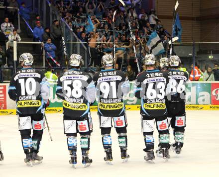 EBEL. Eishockey Bundesliga. EC  VSV gegen EHC LIWEST Linz.  Die Linzer Spieler verabschieden sich von den Fans). Villach, am 8.3.2011.
Foto: Kuess 


---
pressefotos, pressefotografie, kuess, qs, qspictures, sport, bild, bilder, bilddatenbank