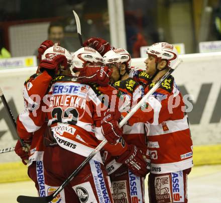 EBEL. Eishockey Bundesliga. KAC gegen KHL Medvescak Zagreb. Jubel (KAC). Klagenfurt, am 8.3.2011.
Foto: Kuess 

---
pressefotos, pressefotografie, kuess, qs, qspictures, sport, bild, bilder, bilddatenbank