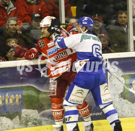 EBEL. Eishockey Bundesliga. KAC gegen KHL Medvescak Zagreb. Shantz Jeff (KAC),  Robby Sandrock (Zagreb). Klagenfurt, am 8.3.2011.
Foto: Kuess 

---
pressefotos, pressefotografie, kuess, qs, qspictures, sport, bild, bilder, bilddatenbank