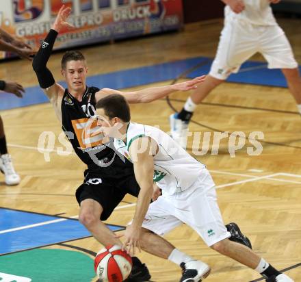 ABL. Basketbal Bundesliga. Kelag Woerthersee Piraten gegen UBC Guessing Knights. Marco Breithuber (Piraten), Thomas Klepeisz (Guessing). Klagenfurt, am 12.3.2011.
Foto: Kuess
---
pressefotos, pressefotografie, kuess, qs, qspictures, sport, bild, bilder, bilddatenbank