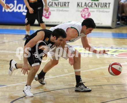 ABL. Basketbal Bundesliga. Kelag Woerthersee Piraten gegen UBC Guessing Knights. Erik Rhinehart (Piraten), Alexander Nunner (Guessing). Klagenfurt, am 12.3.2011.
Foto: Kuess
---
pressefotos, pressefotografie, kuess, qs, qspictures, sport, bild, bilder, bilddatenbank