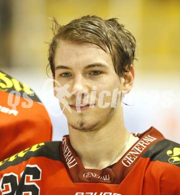 EBEL. Eishockey Bundesliga. KAC gegen VSV. Lukas Titze (KAC). Klagenfurt, am 15.3.2011.
Foto: Kuess 

---
pressefotos, pressefotografie, kuess, qs, qspictures, sport, bild, bilder, bilddatenbank