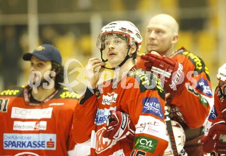 EBEL. Eishockey Bundesliga. KAC gegen VSV. Andy Chiodo, Paul Schellander, Mike Siklenka (KAC). Klagenfurt, am 15.3.2011.
Foto: Kuess 

---
pressefotos, pressefotografie, kuess, qs, qspictures, sport, bild, bilder, bilddatenbank