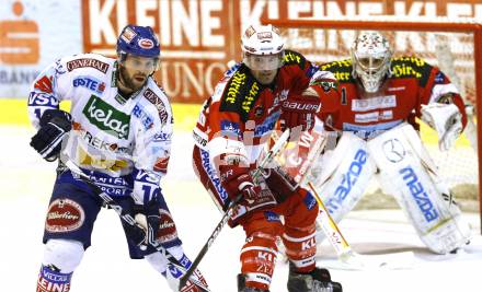 EBEL. Eishockey Bundesliga. KAC gegen VSV. Kirk Furey, Andy Chiodo, (KAC), Derek Damon (VSV). Klagenfurt, am 15.3.2011.
Foto: Kuess 

---
pressefotos, pressefotografie, kuess, qs, qspictures, sport, bild, bilder, bilddatenbank