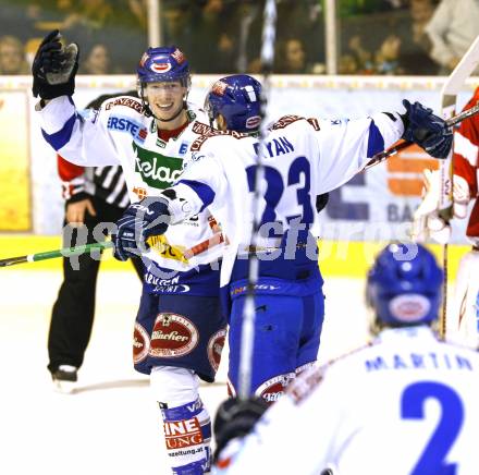 EBEL. Eishockey Bundesliga. KAC gegen VSV. Torjubel Michael Raffl, Matt Ryan (VSV). Klagenfurt, am 15.3.2011.
Foto: Kuess 

---
pressefotos, pressefotografie, kuess, qs, qspictures, sport, bild, bilder, bilddatenbank