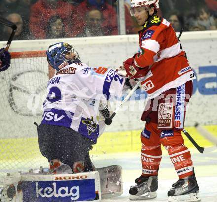 EBEL. Eishockey Bundesliga. KAC gegen VSV. Kirk Furey,  (KAC),  Bernhard Starkbaum (VSV). Klagenfurt, am 15.3.2011.
Foto: Kuess 

---
pressefotos, pressefotografie, kuess, qs, qspictures, sport, bild, bilder, bilddatenbank