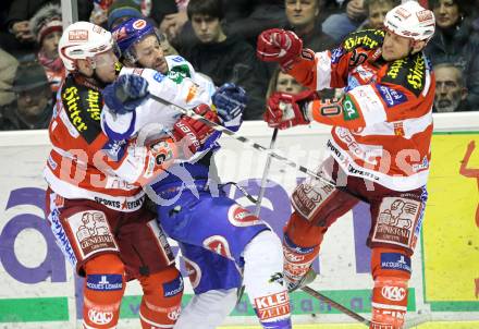 EBEL. Eishockey Bundesliga. KAC gegen VSV. Mike Siklenka, Mike Craig, (KAC), Tomaz Razingar (VSV). Klagenfurt, am 15.3.2011.
Foto: Kuess 

---
pressefotos, pressefotografie, kuess, qs, qspictures, sport, bild, bilder, bilddatenbank