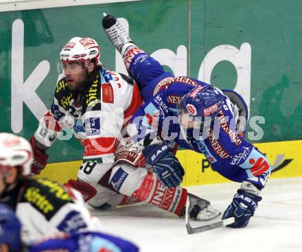 EBEL. Eishockey Bundesliga. EC  VSV gegen KAC.  Matt Ryan, (VSV), Martin Schumnig (KAC). Villach, am 17.3.2011.
Foto: Kuess 


---
pressefotos, pressefotografie, kuess, qs, qspictures, sport, bild, bilder, bilddatenbank