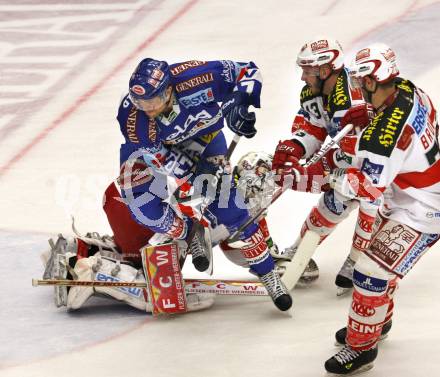 EBEL. Eishockey Bundesliga. EC  VSV gegen KAC.  Joshua Langfeld, (VSV), Andy Chiodo, Johannes Kirisits, Sean Brown (KAC). Villach, am 17.3.2011.
Foto: Kuess 


---
pressefotos, pressefotografie, kuess, qs, qspictures, sport, bild, bilder, bilddatenbank