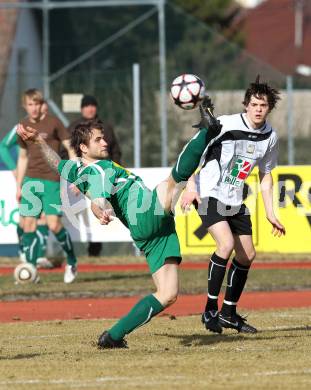 Fussball Kaerntner Liga. Voelkermarkt gegen WAC/St. Andrae Amateure 1B. Christopher Sauerschnig Angelo Darmann (Voelkermarkt), Mathias Berchtold (WAC). Voelkermarkt, am 19.3.2011.
Foto: Kuess
---
pressefotos, pressefotografie, kuess, qs, qspictures, sport, bild, bilder, bilddatenbank