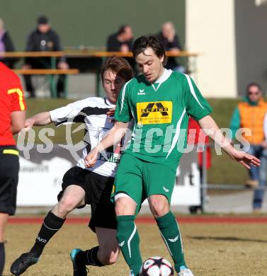 Fussball Kaerntner Liga. Voelkermarkt gegen WAC/St. Andrae Amateure 1B. Thomas Skofitsch (Voelkermarkt), Mathias Berchtold (WAC). Voelkermarkt, am 19.3.2011.
Foto: Kuess
---
pressefotos, pressefotografie, kuess, qs, qspictures, sport, bild, bilder, bilddatenbank