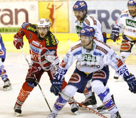 EBEL. Eishockey Bundesliga. KAC gegen VSV. Tyler Spurgeon, (KAC),  Marvin Degon, Jonathan Ferland (VSV). Klagenfurt, am 20.3.2011.
Foto: Kuess 

---
pressefotos, pressefotografie, kuess, qs, qspictures, sport, bild, bilder, bilddatenbank