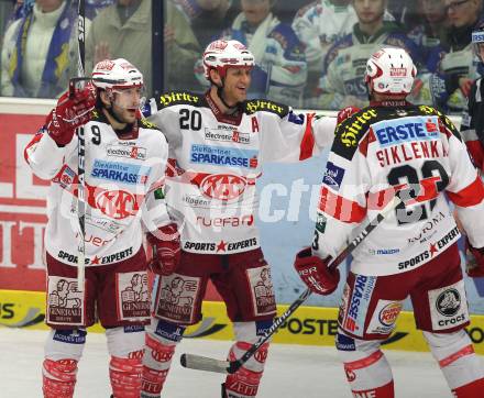 EBEL. Eishockey Bundesliga. VSV gegen KAC. Torjubel Tyler Spurgeon, Mike Craig, Mike Siklenka (KAC). Villach, am 22.3.2011.
Foto: Kuess
---
pressefotos, pressefotografie, kuess, qs, qspictures, sport, bild, bilder, bilddatenbank