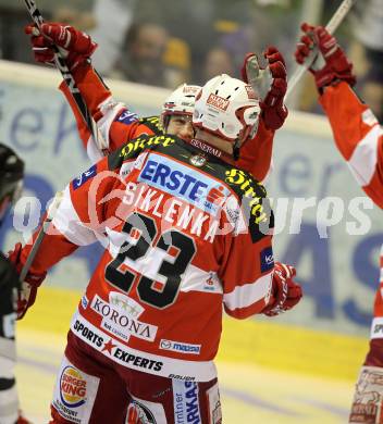 EBEL. Eishockey Bundesliga. KAC gegen VSV. Torjubel Tyler Spurgeon, Mike Siklenka (KAC). Klagenfurt, am 24.3.2011.
Foto: Kuess 

---
pressefotos, pressefotografie, kuess, qs, qspictures, sport, bild, bilder, bilddatenbank