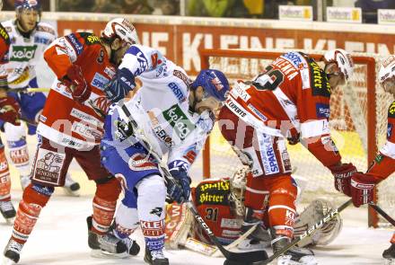 EBEL. Eishockey Bundesliga. KAC gegen VSV. Tyler Spurgeon, Mike Siklenka, Andy Chiodo, (KAC),  Tomaz Razingar (VSV). Klagenfurt, am 24.3.2011.
Foto: Kuess 

---
pressefotos, pressefotografie, kuess, qs, qspictures, sport, bild, bilder, bilddatenbank