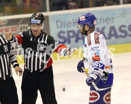 EBEL. Eishockey Bundesliga. KAC gegen VSV. Schiedsrichter, Kevin Mitchell (KAC). Klagenfurt, am 24.3.2011.
Foto: Kuess 

---
pressefotos, pressefotografie, kuess, qs, qspictures, sport, bild, bilder, bilddatenbank