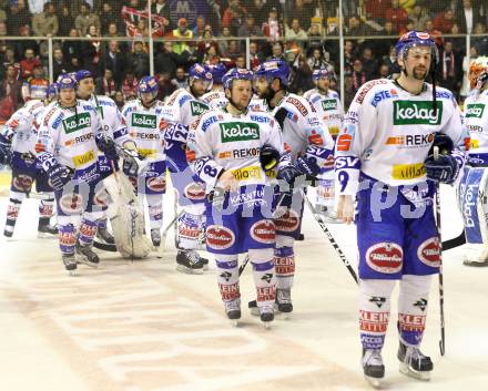 EBEL. Eishockey Bundesliga. KAC gegen VSV. Enttaeuschte VSV Spieler. Klagenfurt, am 24.3.2011.
Foto: Kuess 

---
pressefotos, pressefotografie, kuess, qs, qspictures, sport, bild, bilder, bilddatenbank