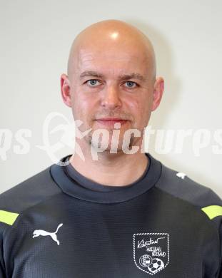 Fussball Akademie Kaernten. Trainer Peter Krenz. Klagenfurt, 27.3.2011.
Foto: Kuess
---
pressefotos, pressefotografie, kuess, qs, qspictures, sport, bild, bilder, bilddatenbank