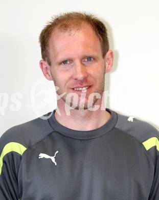 Fussball Akademie Kaernten. Trainer Roman Stary. Klagenfurt, 27.3.2011.
Foto: Kuess
---
pressefotos, pressefotografie, kuess, qs, qspictures, sport, bild, bilder, bilddatenbank