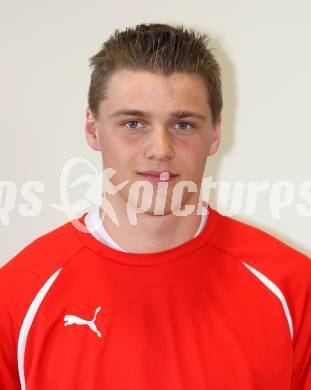 Fussball Akademie Kaernten U18. Michael Tschemernjak. Klagenfurt, 27.3.2011.
Foto: Kuess
---
pressefotos, pressefotografie, kuess, qs, qspictures, sport, bild, bilder, bilddatenbank
