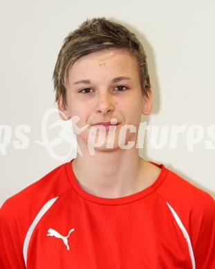 Fussball Akademie Kaernten U16. Dennis Reinwald. Klagenfurt, 27.3.2011.
Foto: Kuess
---
pressefotos, pressefotografie, kuess, qs, qspictures, sport, bild, bilder, bilddatenbank