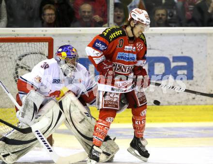 EBEL. Eishockey Bundesliga. KAC gegen Red Bull Salzburg. Tyler Scofield, (KAC), Reinhard Divis (Salzburg). Klagenfurt, am 31.3.2011.
Foto: Kuess 

---
pressefotos, pressefotografie, kuess, qs, qspictures, sport, bild, bilder, bilddatenbank