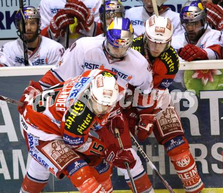 EBEL. Eishockey Bundesliga. KAC gegen Red Bull Salzburg. Paul Schellander, Thomas Hundertpfund, (KAC), Ramzi Abid (Salzburg). Klagenfurt, am 31.3.2011.
Foto: Kuess 

---
pressefotos, pressefotografie, kuess, qs, qspictures, sport, bild, bilder, bilddatenbank