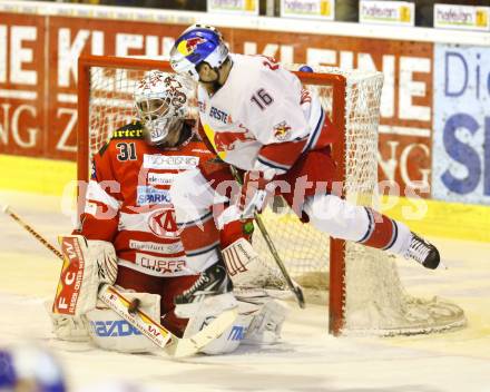 EBEL. Eishockey Bundesliga. KAC gegen Red Bull Salzburg. Andy Chiodo, (KAC), Ryan Duncan (Salzburg). Klagenfurt, am 31.3.2011.
Foto: Kuess 

---
pressefotos, pressefotografie, kuess, qs, qspictures, sport, bild, bilder, bilddatenbank