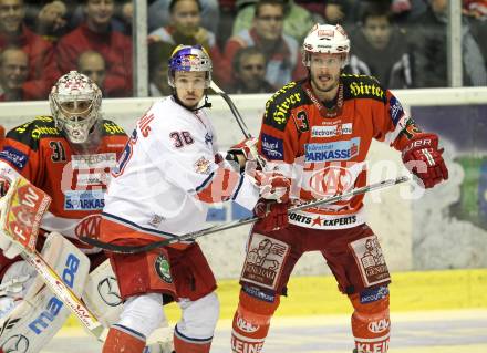 EBEL. Eishockey Bundesliga. KAC gegen Red Bull Salzburg. Andy Chiodo, Johannes Kirisits, (KAC), Marco Pewal (Salzburg). Klagenfurt, am 5.4.2011.
Foto: Kuess 

---
pressefotos, pressefotografie, kuess, qs, qspictures, sport, bild, bilder, bilddatenbank