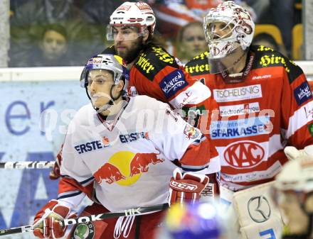 EBEL. Eishockey Bundesliga. KAC gegen Red Bull Salzburg. Martin Schumnig, Andy Chiodo, (KAC), Fabio Hofer (Salzburg). Klagenfurt, am 5.4.2011.
Foto: Kuess 

---
pressefotos, pressefotografie, kuess, qs, qspictures, sport, bild, bilder, bilddatenbank