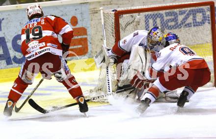 EBEL. Eishockey Bundesliga. KAC gegen Red Bull Salzburg. Stephan Geier, (KAC), Reinhard Divis, Dominique Heinrich (Salzburg). Klagenfurt, am 5.4.2011.
Foto: Kuess 

---
pressefotos, pressefotografie, kuess, qs, qspictures, sport, bild, bilder, bilddatenbank