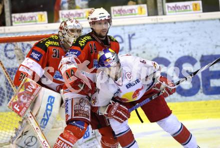 EBEL. Eishockey Bundesliga. KAC gegen Red Bull Salzburg. Andy Chiodo, Johannes Reichel, (KAC), Thomas Koch (Salzburg). Klagenfurt, am 5.4.2011.
Foto: Kuess 

---
pressefotos, pressefotografie, kuess, qs, qspictures, sport, bild, bilder, bilddatenbank