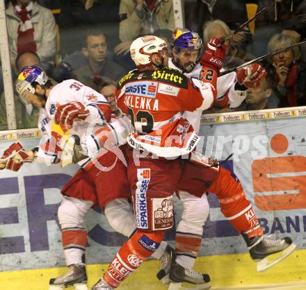 EBEL. Eishockey Bundesliga. KAC gegen Red Bull Salzburg. Mike Siklenka, (KAC), Manuel Latusa (Salzburg). Klagenfurt, am 5.4.2011.
Foto: Kuess 

---
pressefotos, pressefotografie, kuess, qs, qspictures, sport, bild, bilder, bilddatenbank