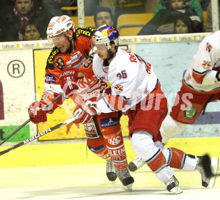 EBEL. Eishockey Bundesliga. KAC gegen Red Bull Salzburg. Mike Siklenka, (KAC), Marco Pewal (Salzburg). Klagenfurt, am 5.4.2011.
Foto: Kuess 

---
pressefotos, pressefotografie, kuess, qs, qspictures, sport, bild, bilder, bilddatenbank