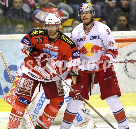 EBEL. Eishockey Bundesliga. KAC gegen Red Bull Salzburg. Sean Brown, (KAC),  Thomas Raffl (Salzburg). Klagenfurt, am 5.4.2011.
Foto: Kuess 

---
pressefotos, pressefotografie, kuess, qs, qspictures, sport, bild, bilder, bilddatenbank