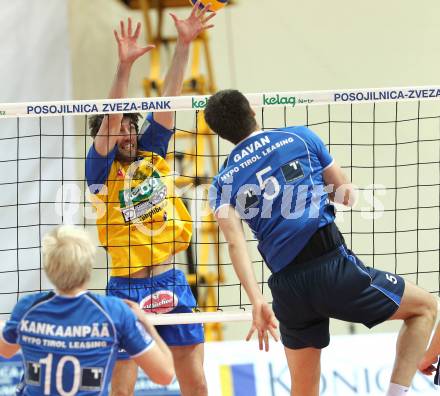 Volleyball. SK Aich/Dob gegen Hypo Tirol. Gerald Reiser  (Aich/Dob), Daniel Gavan (Hypo Tirol). Klagenfurt, 7.4.2011.
Foto: Kuess

---
pressefotos, pressefotografie, kuess, qs, qspictures, sport, bild, bilder, bilddatenbank