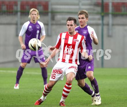 Fussball. Regionalliga. SK Austria Klagenfurt gegen GAK.  Peter Pucker, (Klagenfurt), Grasser Georg (GAK). Klagenfurt, 8.4.2011.
Foto: Kuess

---
pressefotos, pressefotografie, kuess, qs, qspictures, sport, bild, bilder, bilddatenbank