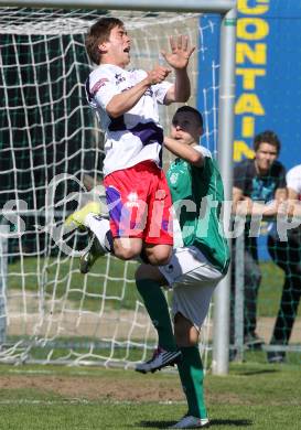 Fussball Regionalliga. SAK gegen DSV Leoben. Grega Triplat (SAK), Marcel Derndorfer (Leoben). Klagenfurt, am 9.4.2011.
Foto: Kuess
---
pressefotos, pressefotografie, kuess, qs, qspictures, sport, bild, bilder, bilddatenbank